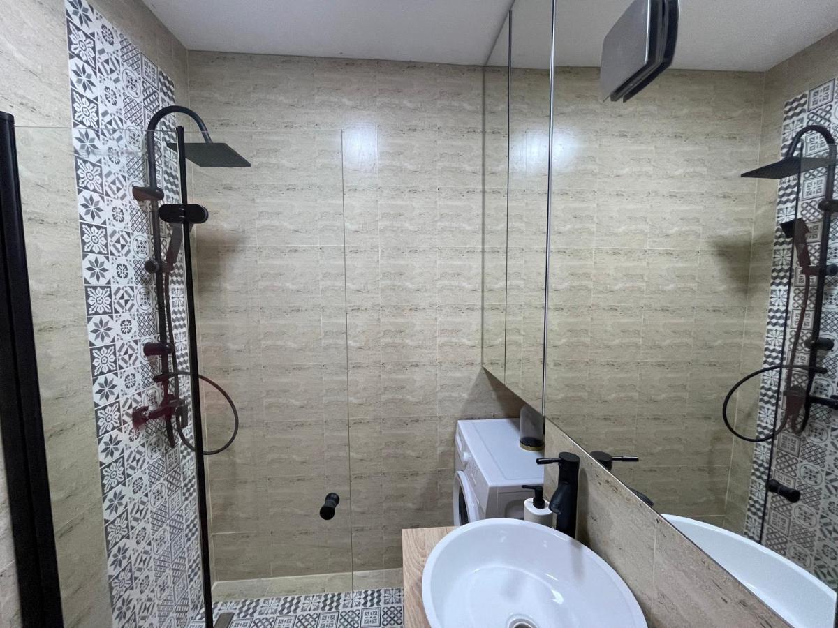 בוקרשט Riverside Luxury Apartment Near President Palace מראה חיצוני תמונה